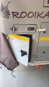 Afrispoor Caracal equipment